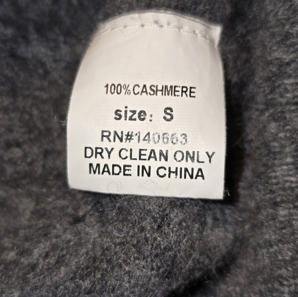 Indulge Cashmere Colorblock 100% Cashmere Sweater – Size Small - Picture 3 of 4